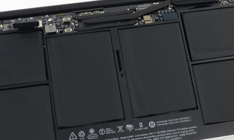 Як замінити батарею на Macbook Air 11 бу?