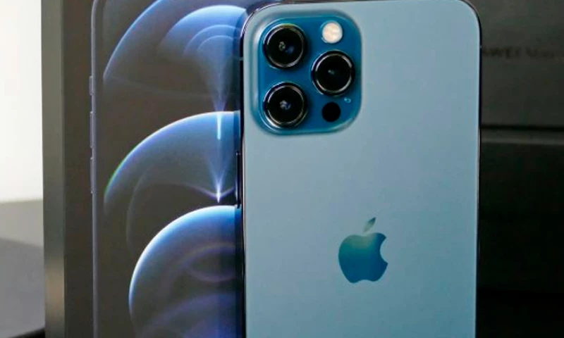 What to buy — iPhone 13 or 12 Pro? Should I buy an iPhone 12 Pro in 2024?