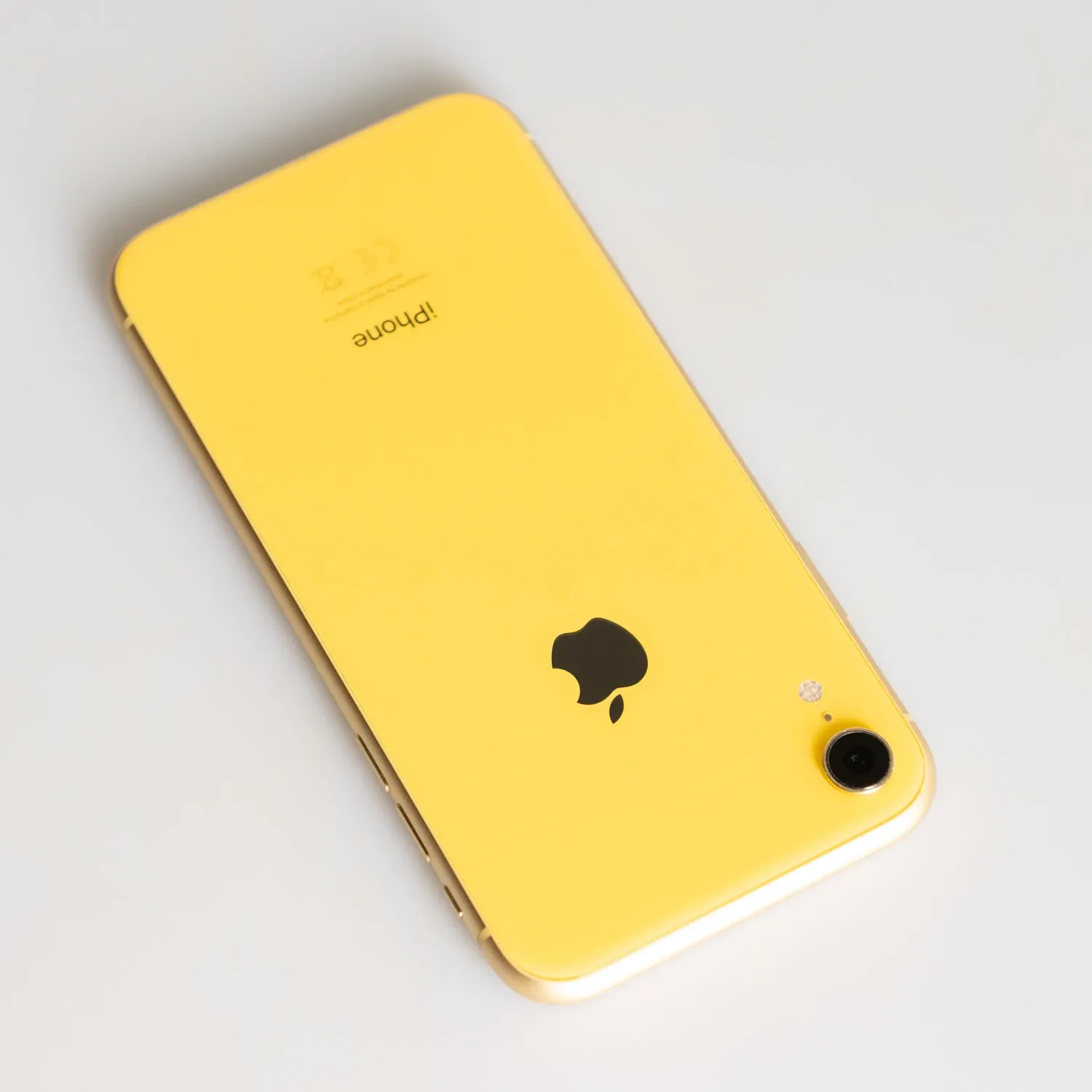Смартфон Apple iPhone XR 64GB Yellow (MRY72) Витринный вариант 5