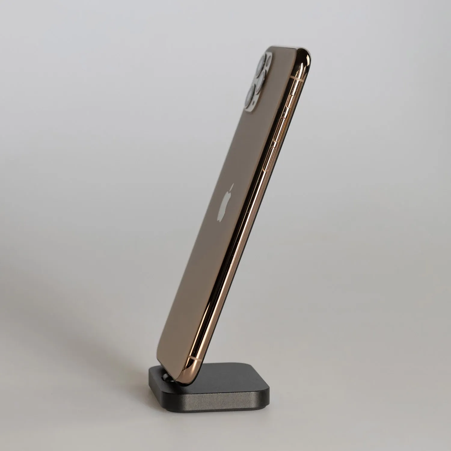Смартфон Apple iPhone 11 Pro Max 64GB Gold (MWH12) Вітринний варіант 2
