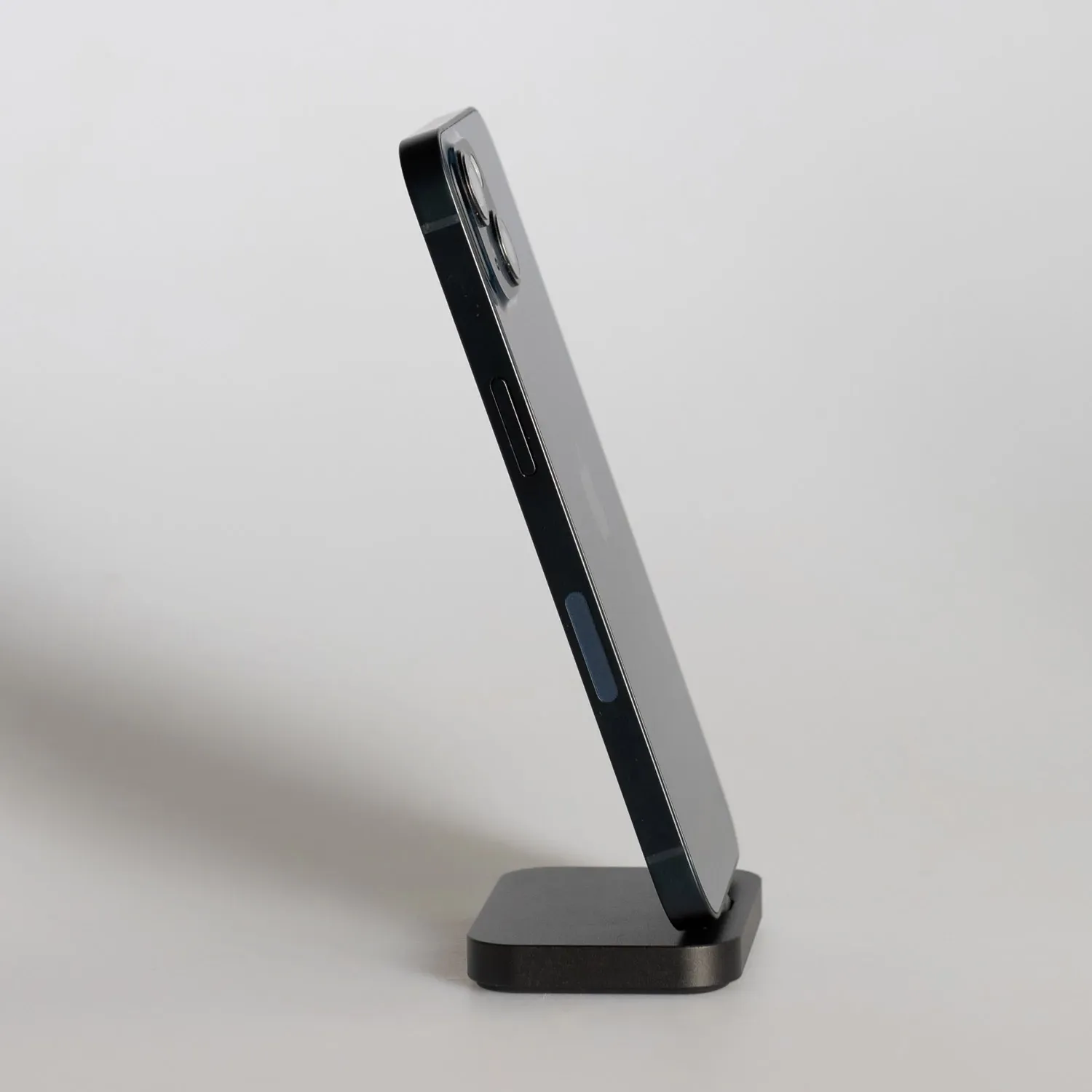 Смартфон Apple iPhone 13 256GB Midnight (MLQ63) Вітринний варіант 3